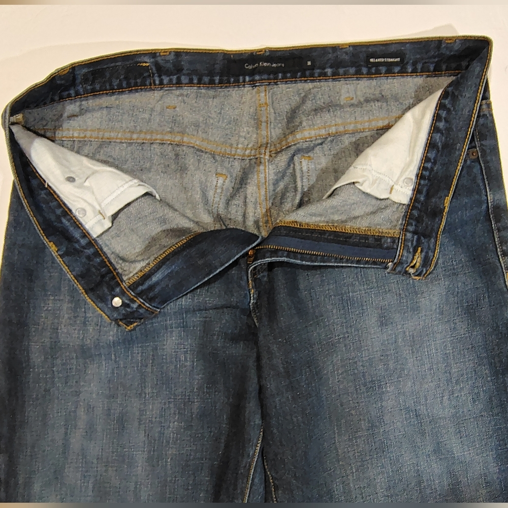 Calvin Klein (36Wx35L)Straight Leg Jeans, Men Blue Denim Pckts, High-rise, ZipUp - Picture 7 of 13